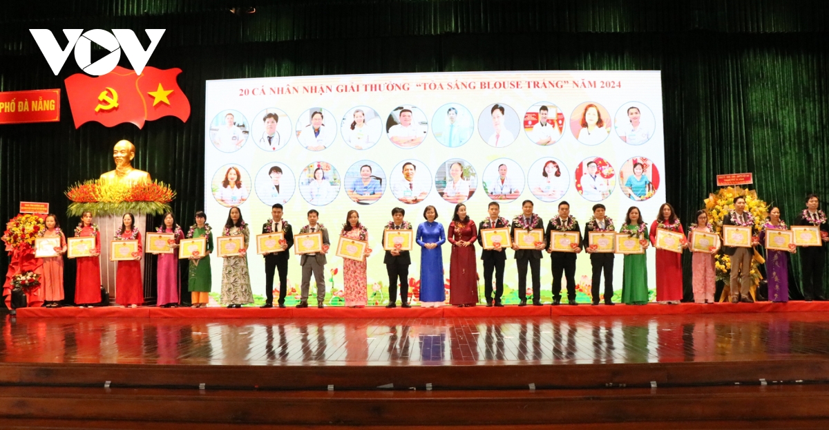 Đà Nẵng vinh danh 20 tấm gương “Tỏa sáng blouse trắng” năm 2024